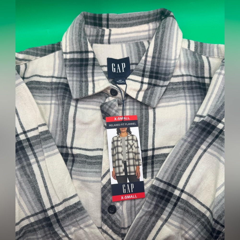 Gap Womens Relaxed Fit Flanel Long Sleeve Shirt size XS 100% Cotton NEW - Picture 1 of 4